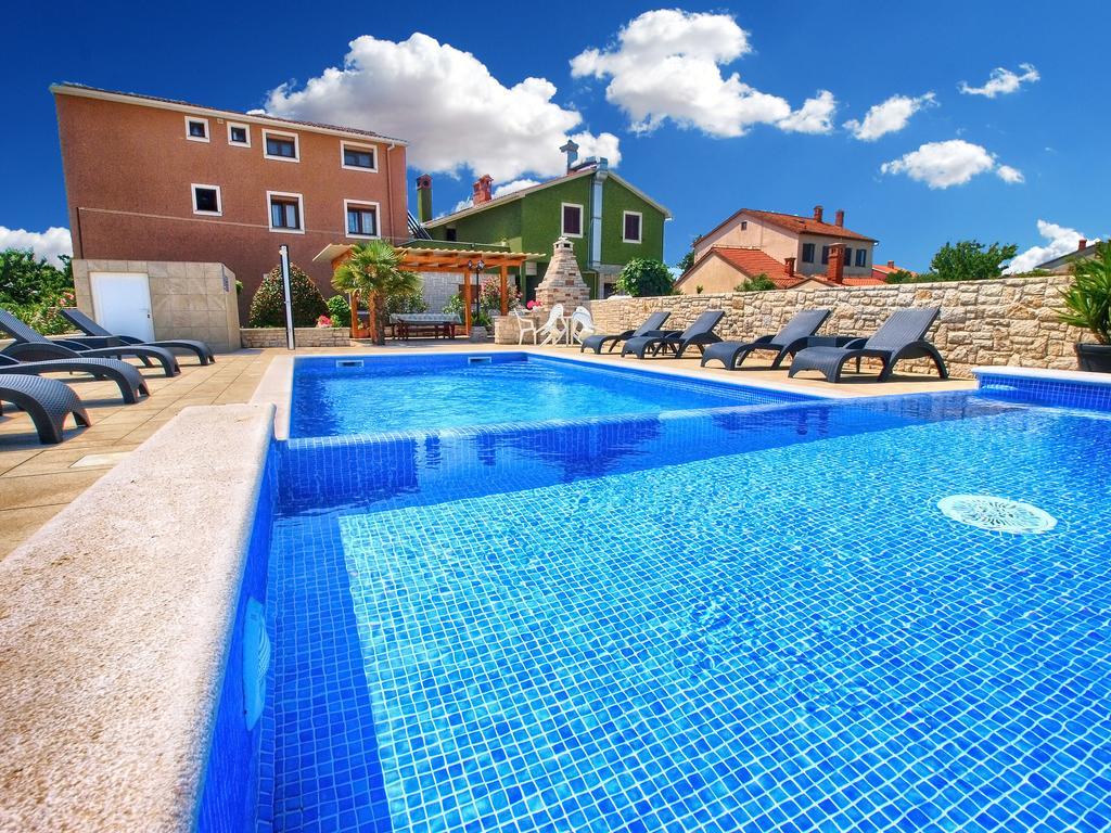 Apartments Mile 1249 Fažana エクステリア 写真