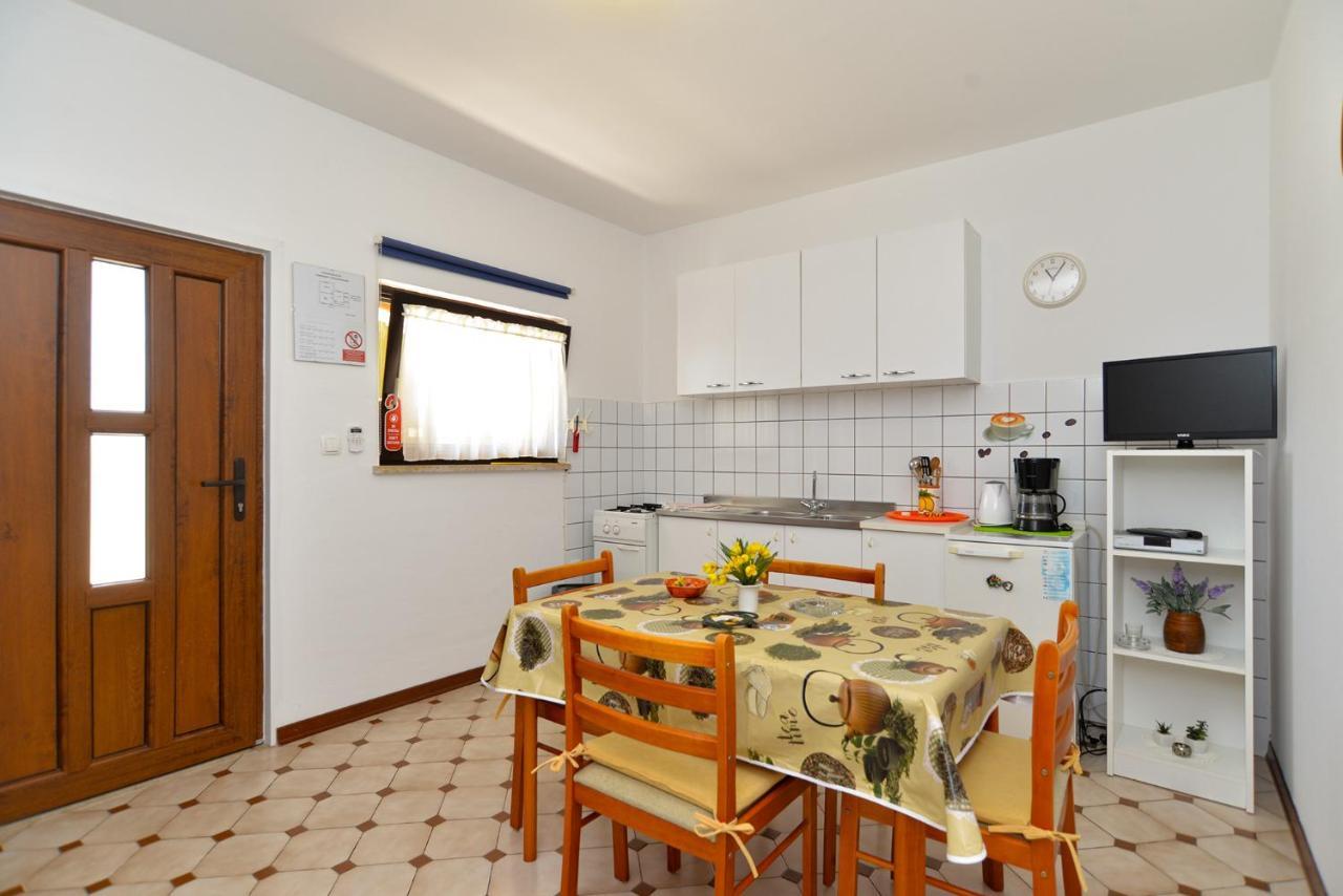 Apartments Mile 1249 Fažana エクステリア 写真