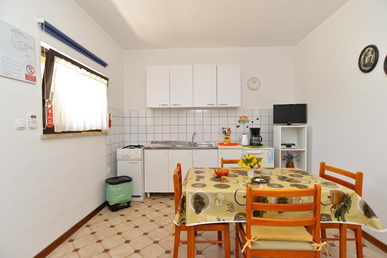 Apartments Mile 1249 Fažana エクステリア 写真