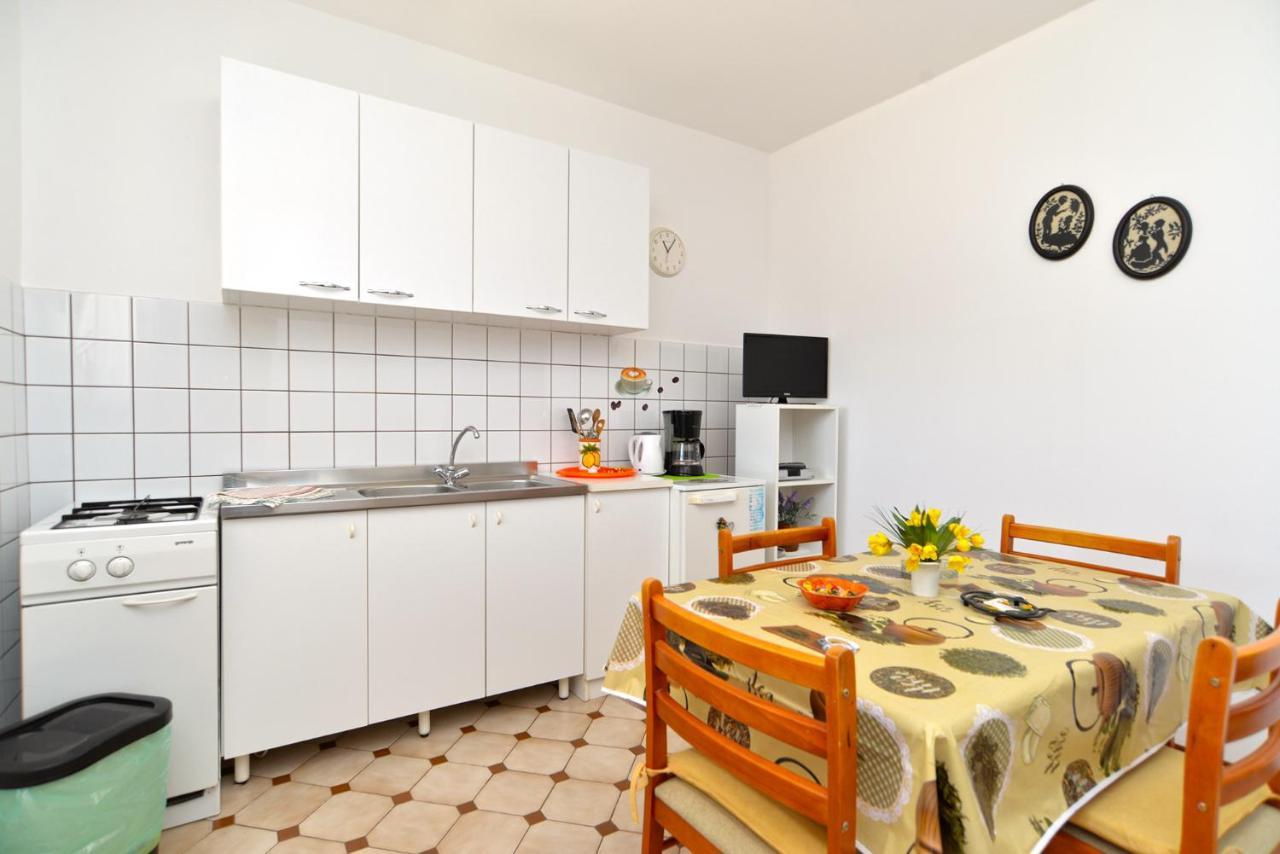 Apartments Mile 1249 Fažana エクステリア 写真